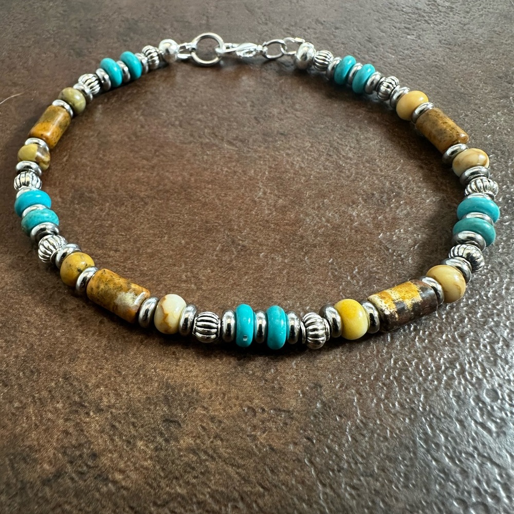 Turquoise Howlite and Brown Dendritic Jasper Beaded bracelet
